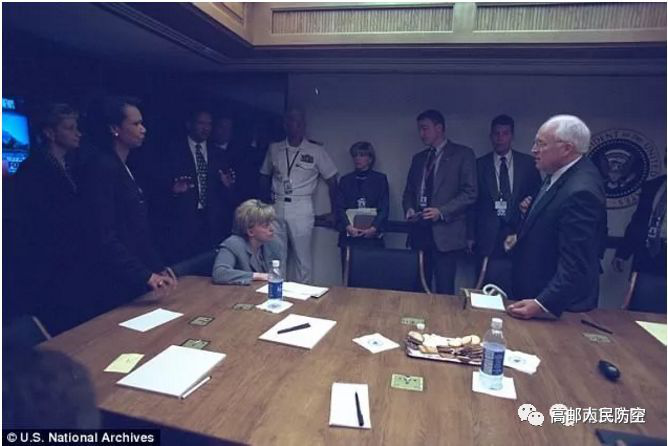 特朗普曾在抗議者包圍白宮期間躲進(jìn)地堡，如何應(yīng)急？(圖9)