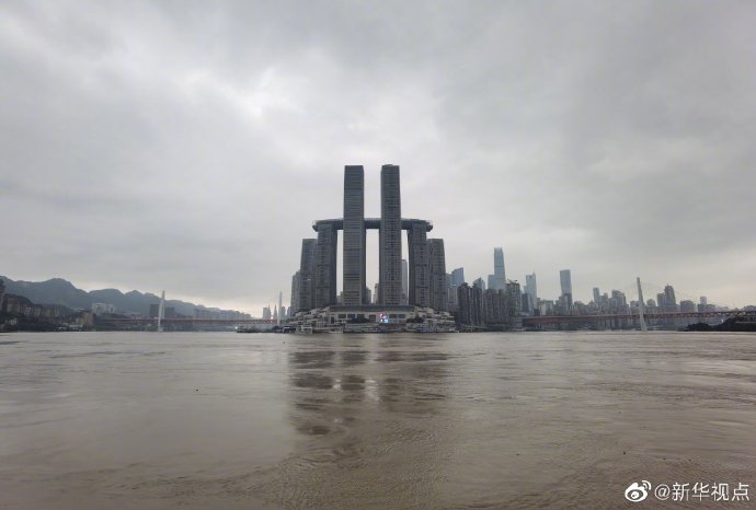 重慶洪崖洞等多處景點(diǎn)被淹，已啟動(dòng)史上首次防汛I級(jí)應(yīng)急響應(yīng)(圖5)